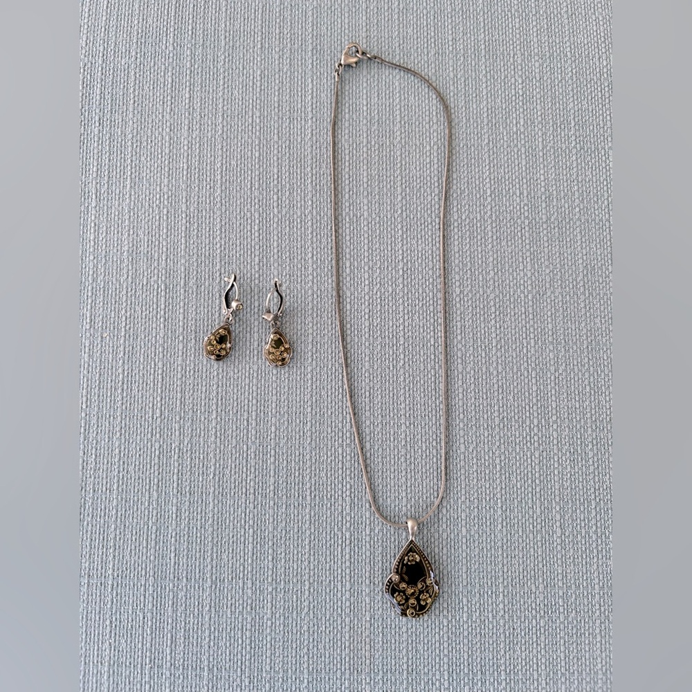 Elegant Gold and Silver Teardrop Necklace Set